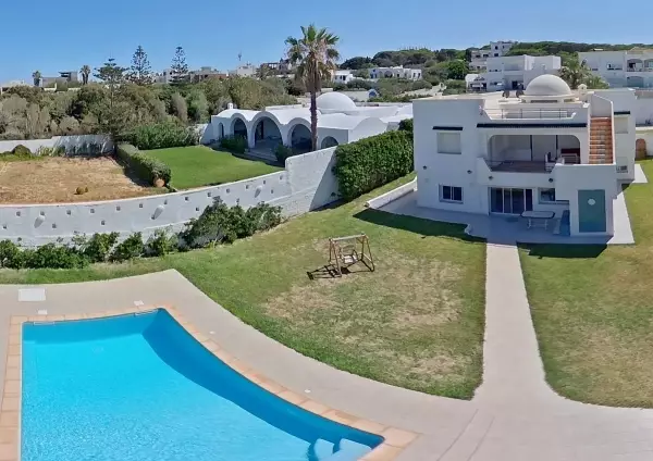 Villa pied dans l'eau à Ras Jbel