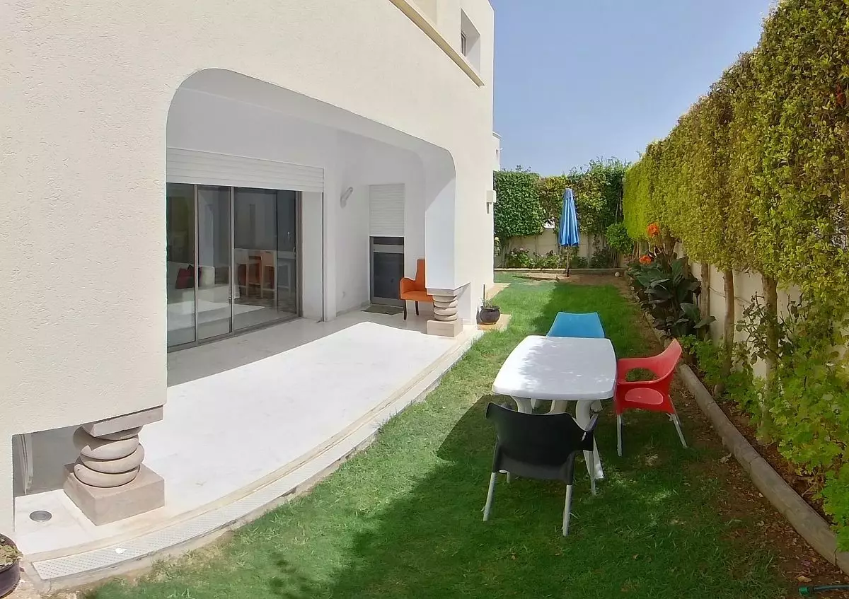 Villa de maître à Kelibia + un S+2