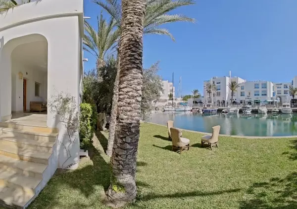 Villa de maître au port yasmine