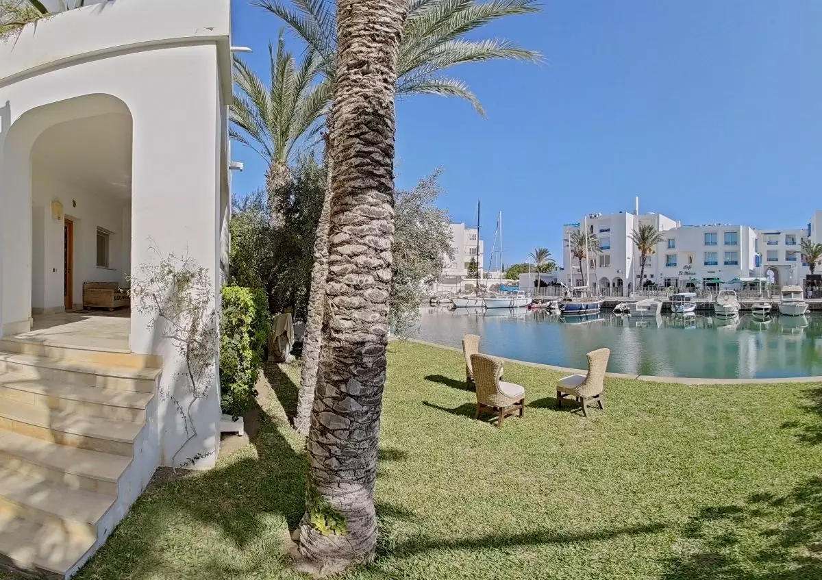Villa de maître au port yasmine