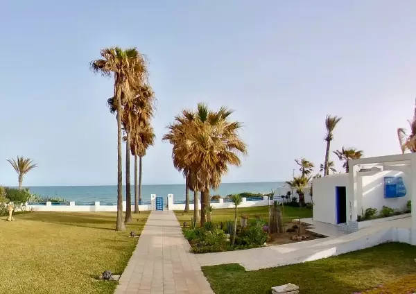 Maison pied dans l'eau à hammamet