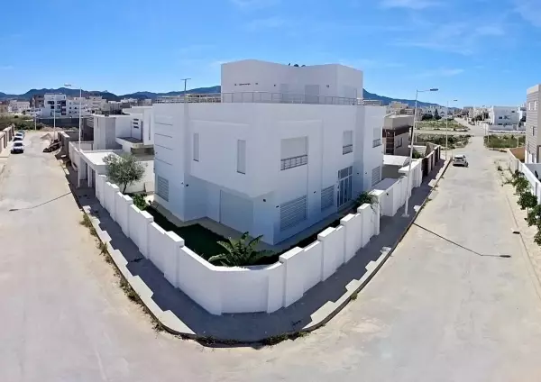 Villa a 2 pas de la mer Borj Cedria