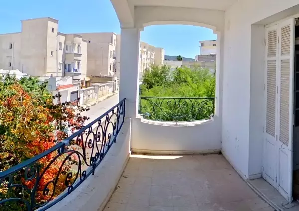 Villa a refaire à Ezzahra