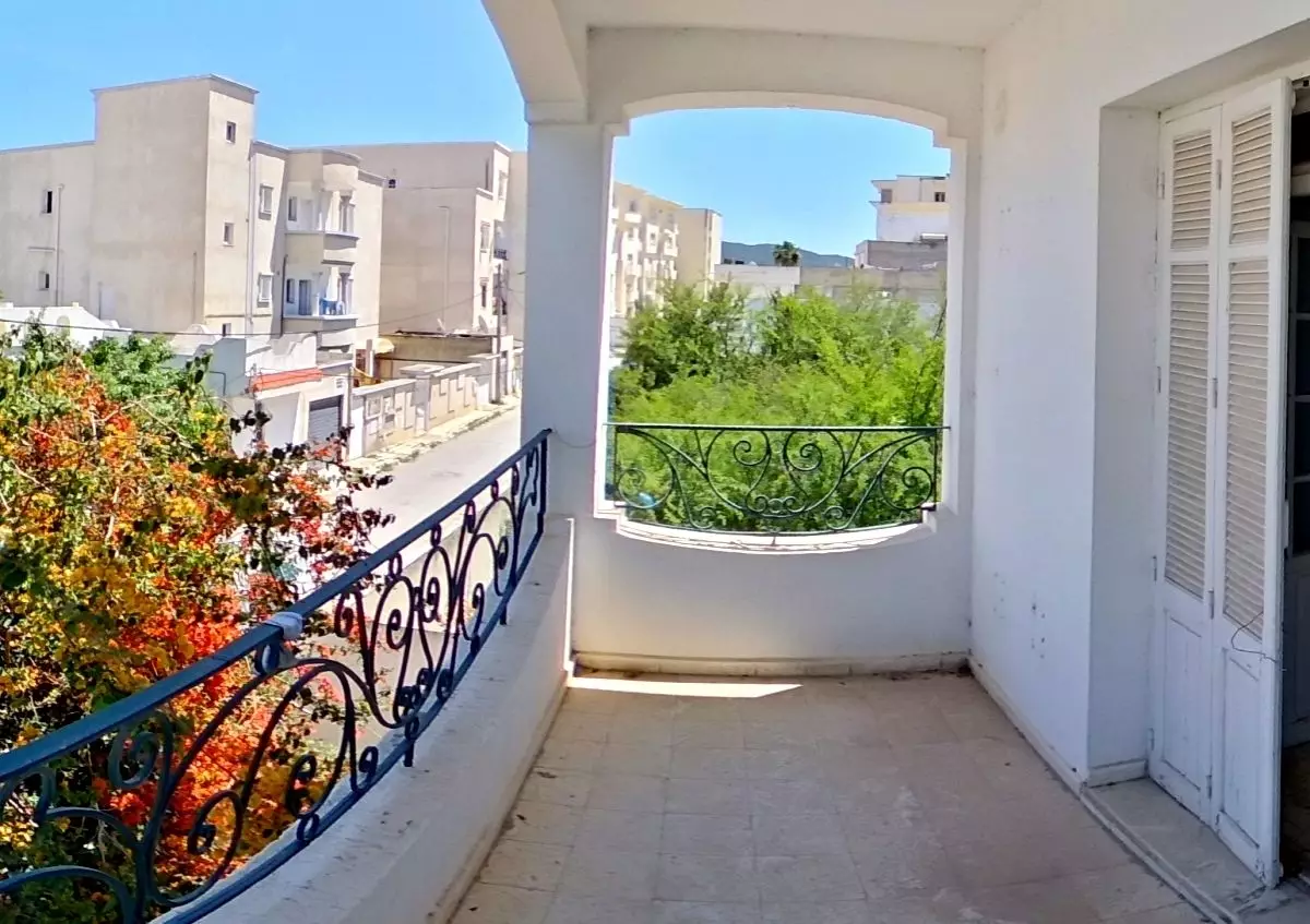 Villa a refaire à Ezzahra