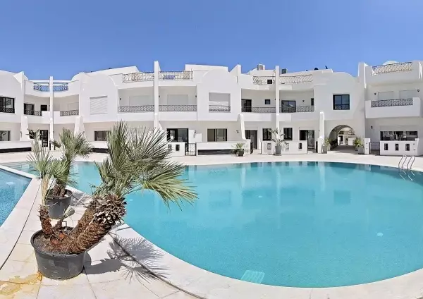 Villa 3 étage dans une résidence avec piscine