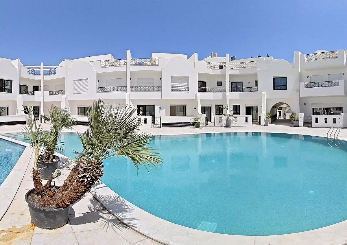 Villa 3 étage dans une résidence avec piscine