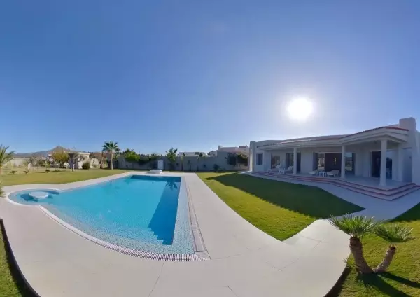 Villa de maitre à Mornag