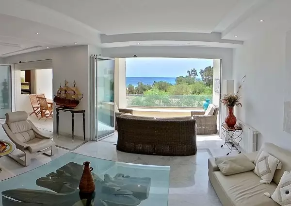 Villa dans une résidence avec piscine