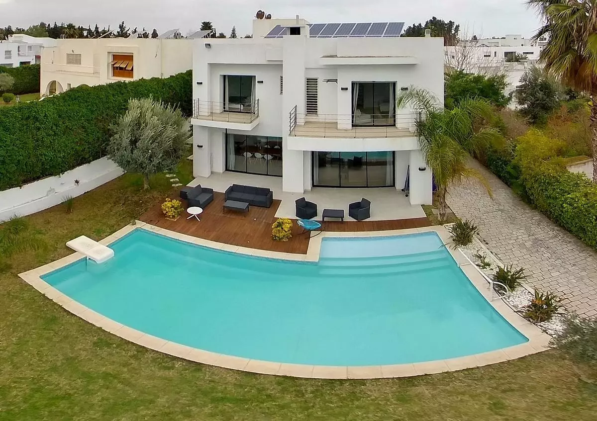 Villa à Chotrana avec piscine