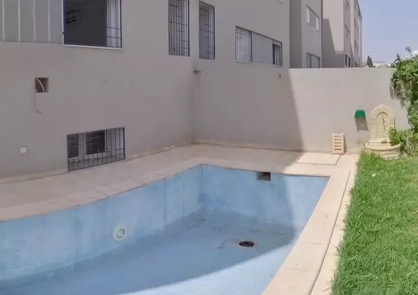 Duplex avec piscine