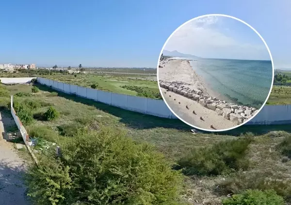 Terrain a 700 m de la mer