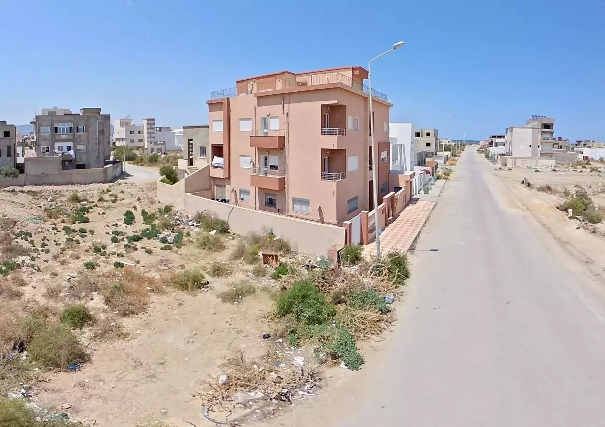 Terrain a 2 pas de la plage