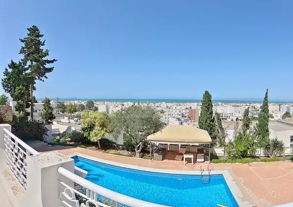 2 villas avec piscine Hammam lif