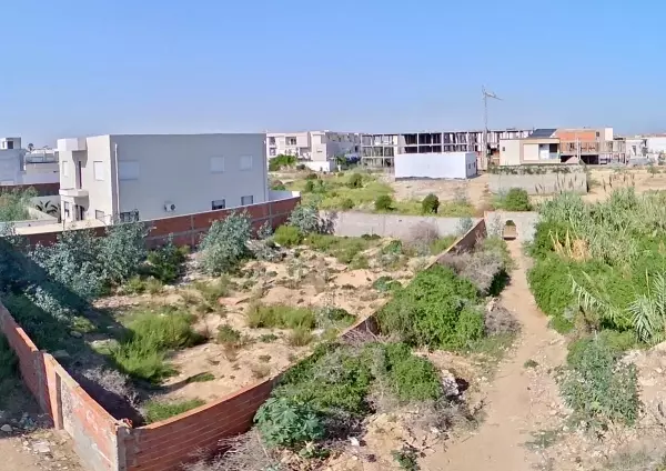 Terrain à la Soukra