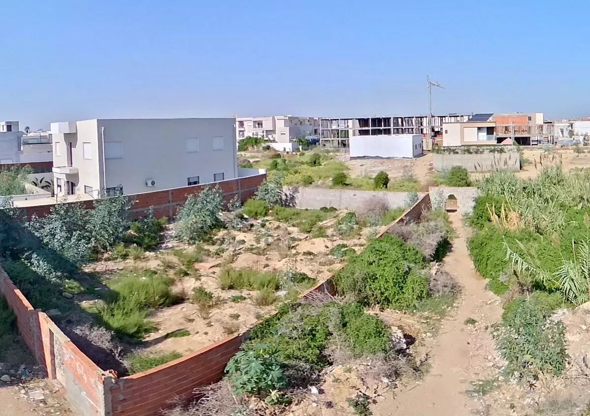 Terrain à la Soukra